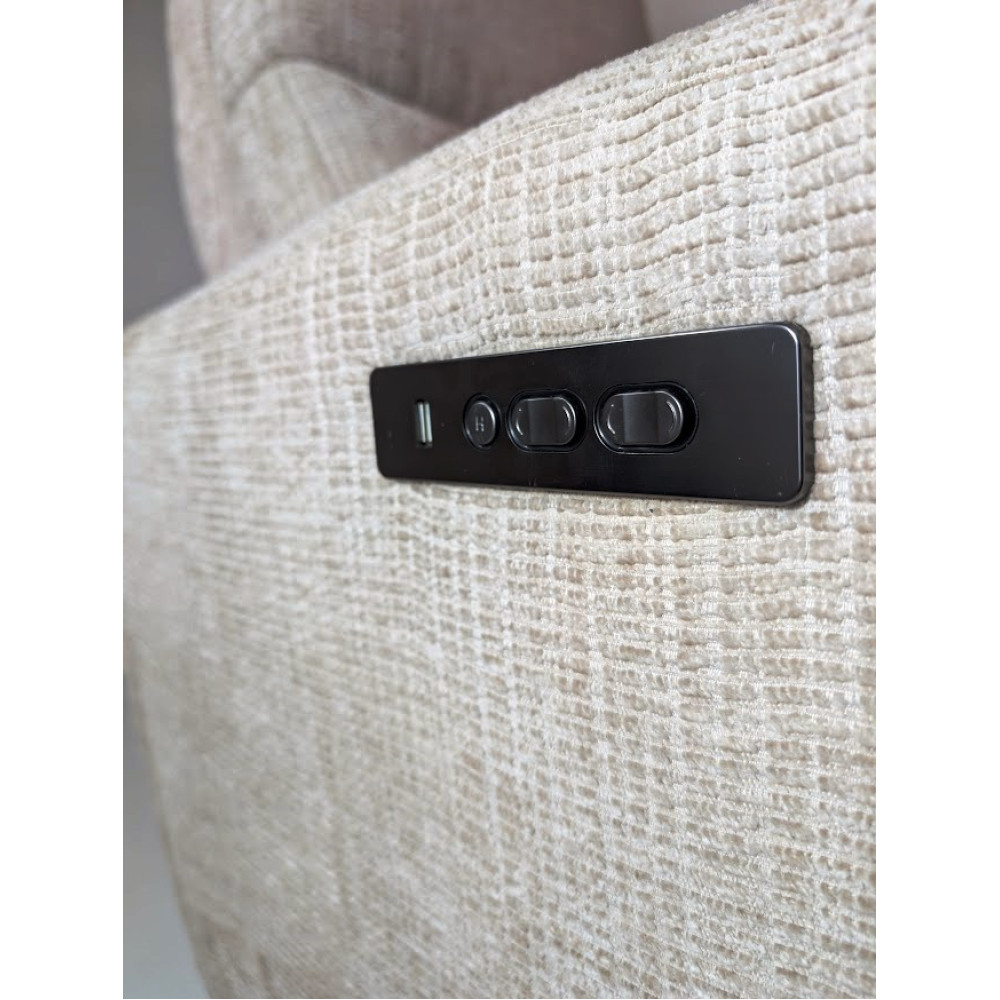 Cadeirão Luísa Relax rotativo com dois motores pés metálicos e bateria